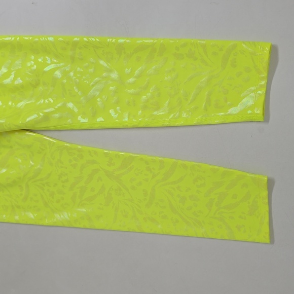 Carbon38 Neon Yellow Activewear Top - Picture 11 of 11